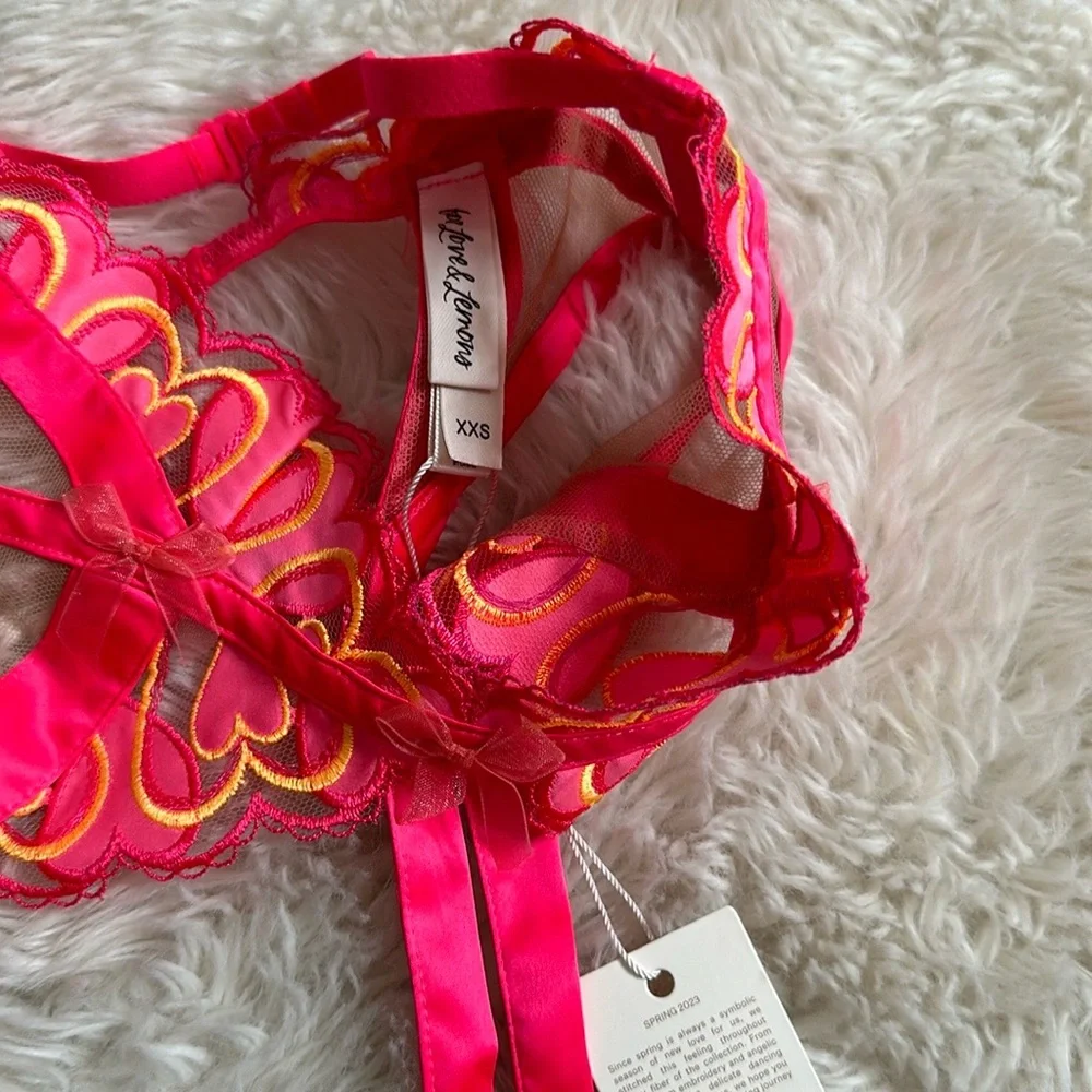 For love & lemons Hot Pink Lace Garter Belt - Picture 4 of 5